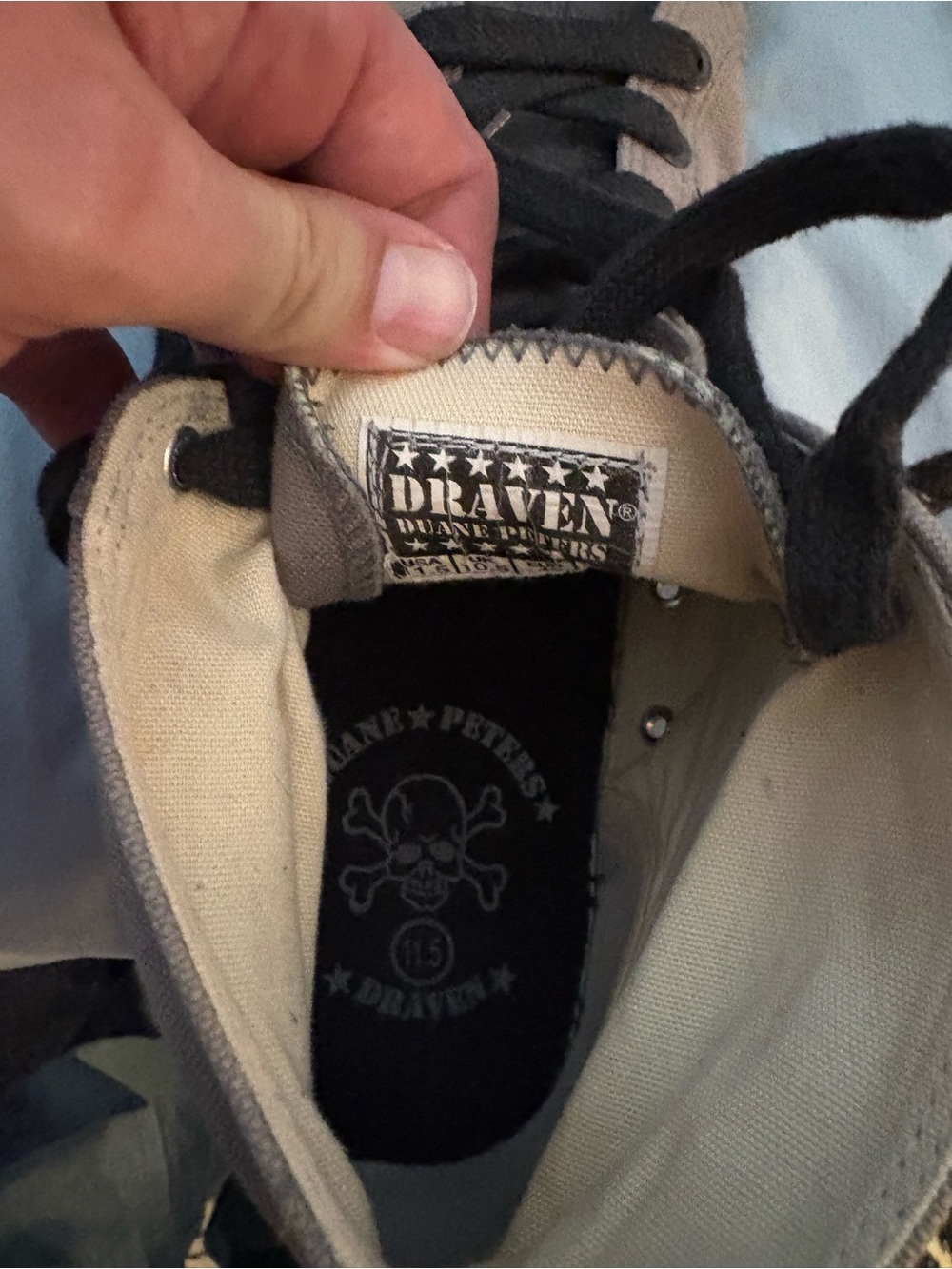 Draven Duane Peter’sGray High-Top Sneakers with Skull Patch - Picture 2 of 3